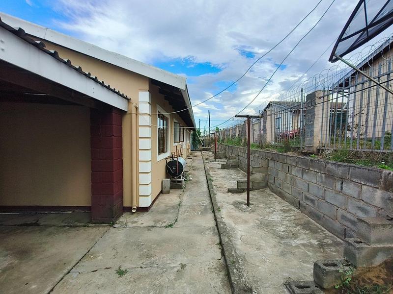 4 Bedroom Property for Sale in Mthata Eastern Cape